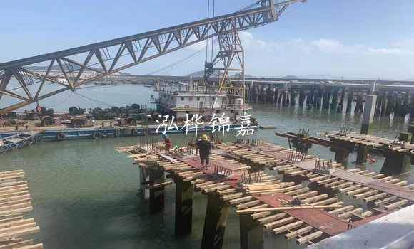 造成房屋地基下沉的原因是什么？如何利用打樁木處理地基下沉問題