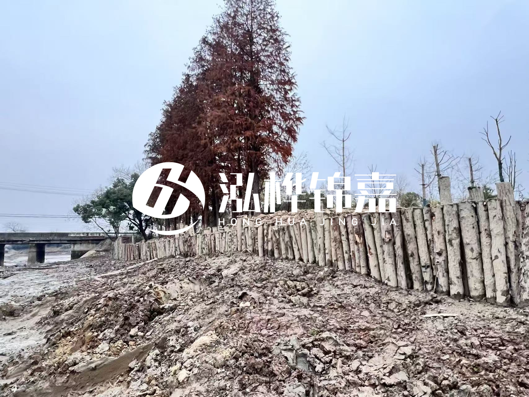 平?jīng)鐾跈C(jī)打木樁專業(yè)施工-松木樁工程量怎么計(jì)算的？
